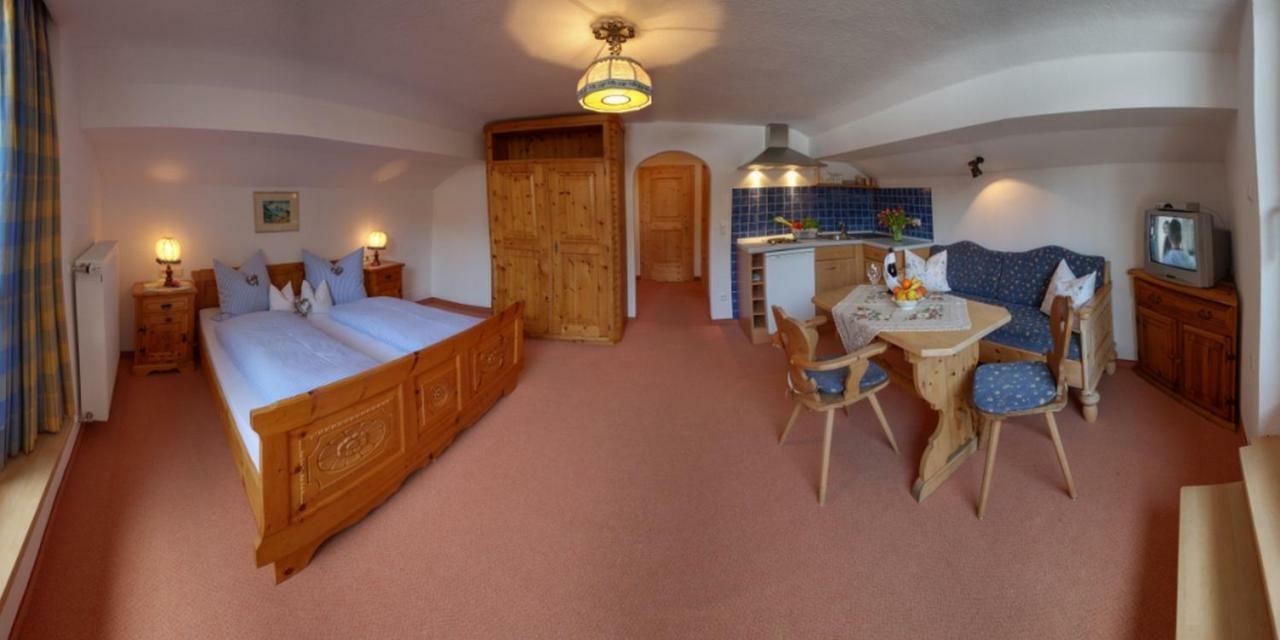 Pensjonat Gaestehaus Alpina *